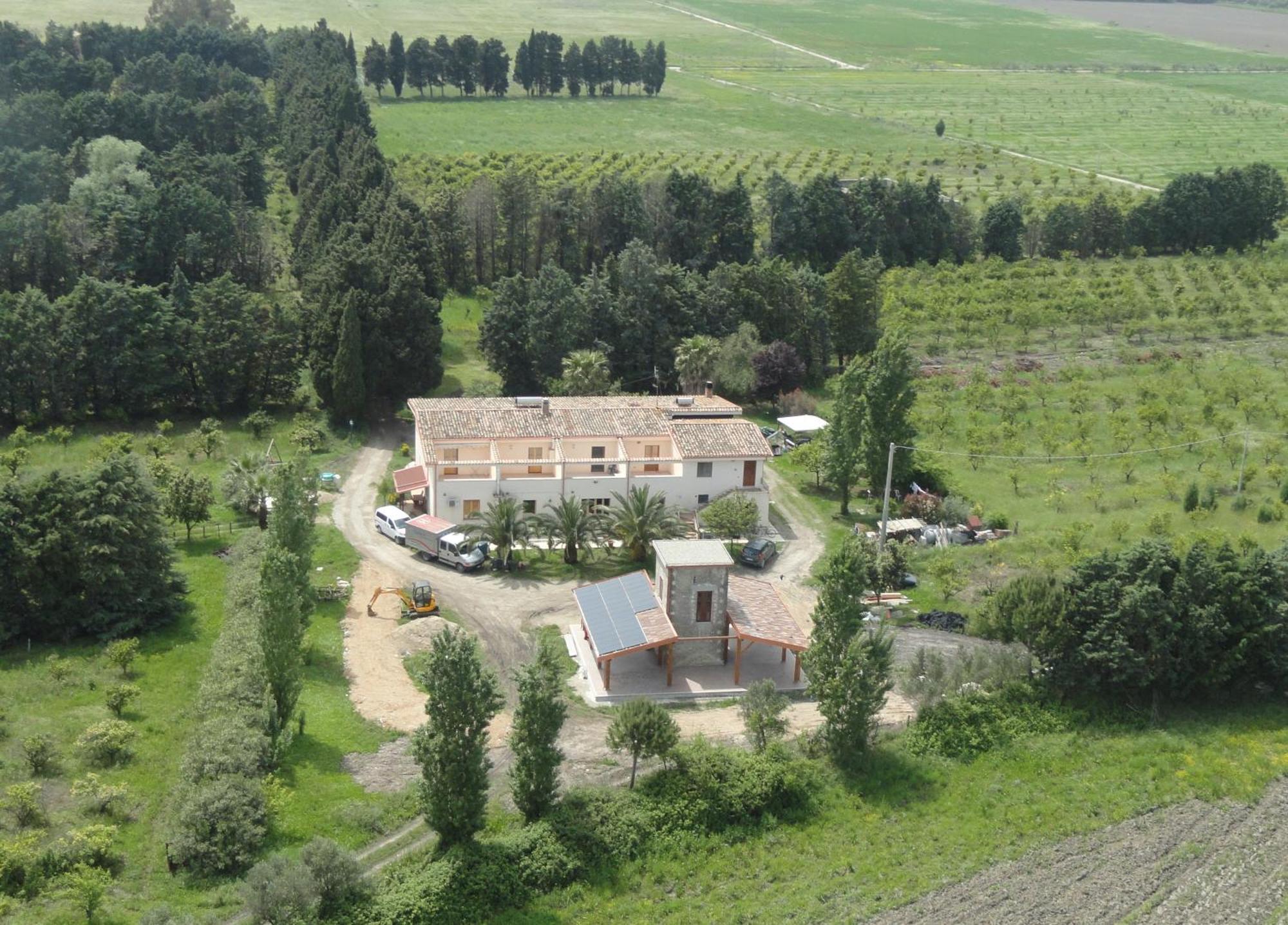 Agriturismo Torre Del Golfo クローパニ エクステリア 写真