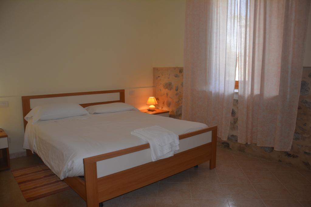 Agriturismo Torre Del Golfo クローパニ エクステリア 写真