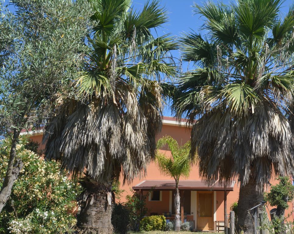 Agriturismo Torre Del Golfo クローパニ エクステリア 写真