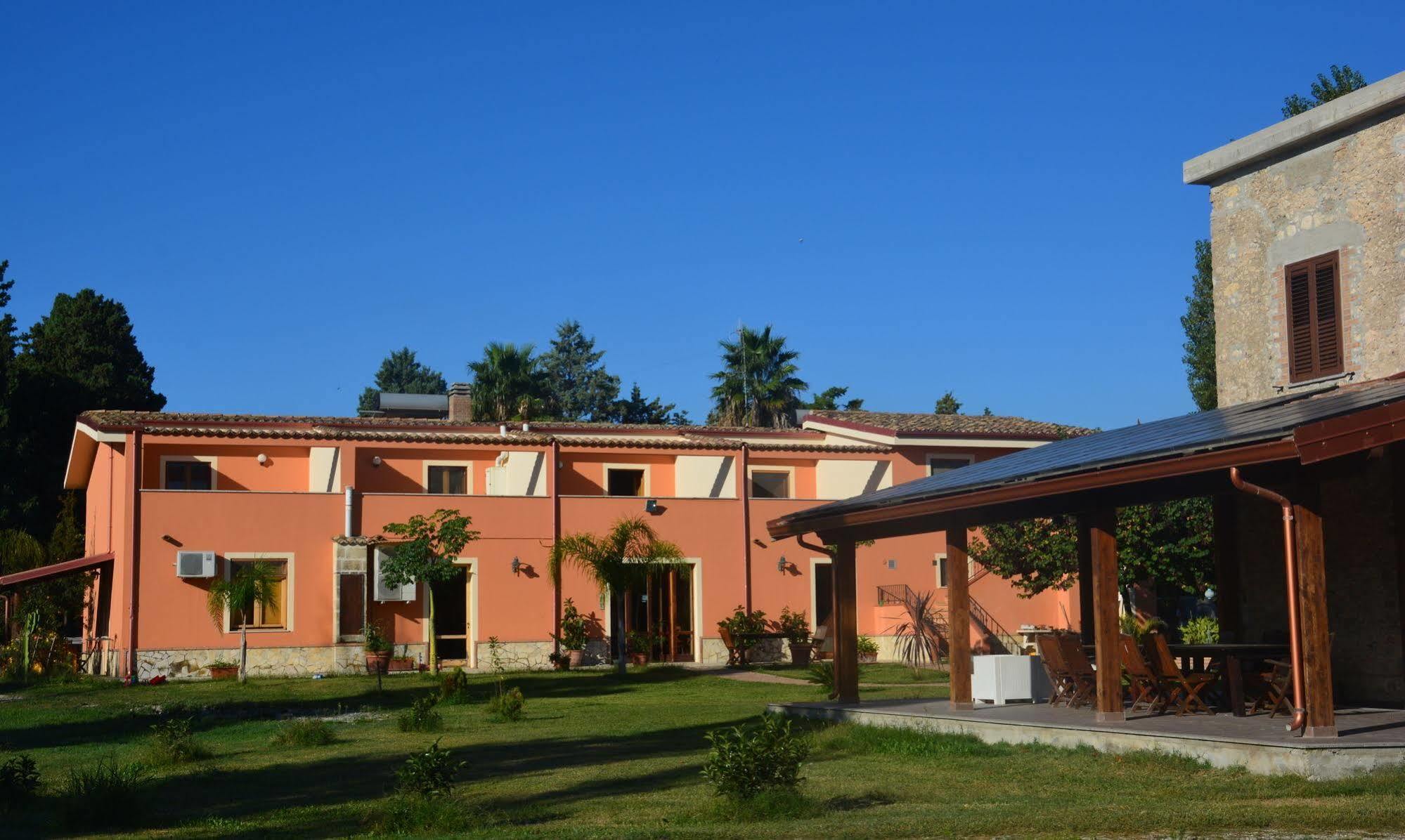 Agriturismo Torre Del Golfo クローパニ エクステリア 写真